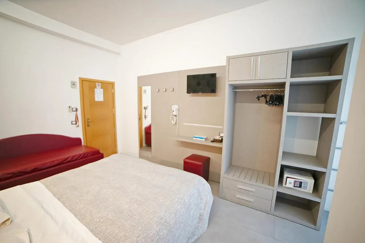 Hotel Ricci Римини